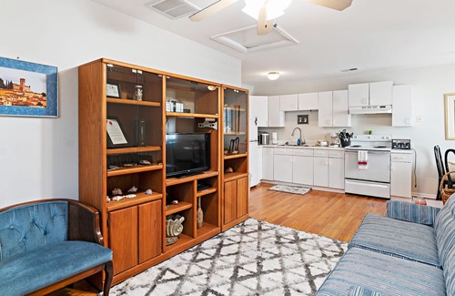 Historic District - North Cottage | Stunning Liberty Lane Carriage House.