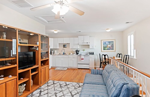 Historic District - North Cottage | Stunning Liberty Lane Carriage House.