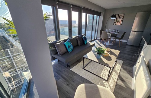 The Docks Apartment | Stunning Liverpool Dockside Apt by City SuperHost