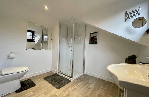 Arrochar House | Stunning Lochside Lodge at the Foot of The Cobbler