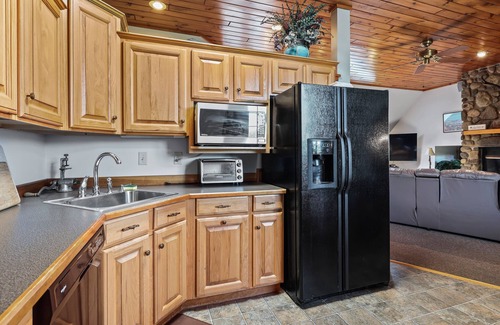 Ellicottville House | Stunning Lodge Retreat- Hot Tub with Amazing Views