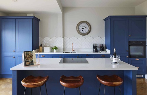 Doolin House | Stunning Lodge with Private Hot Tub in Doolin Village, beside Cliffs of Moher.