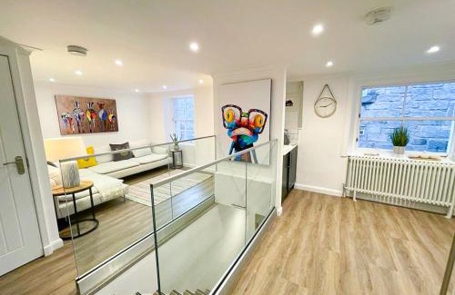 South Queensferry Apartment | Stunning Loft Apartment South Queensferry High St Bridge Views!
