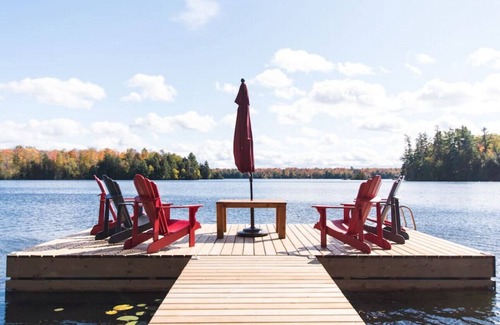 McDougall House | Stunning Log Cabin on 123 Acres