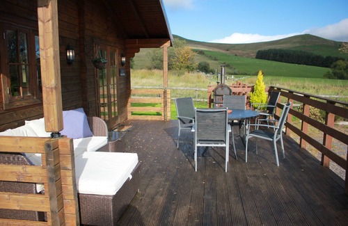 Oswestry Cabin | Stunning Log Cabin Iwrch with private Hot tub