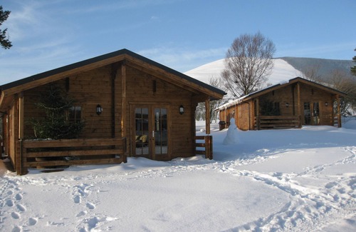 Oswestry Cabin | Stunning Log Cabin Iwrch with private Hot tub