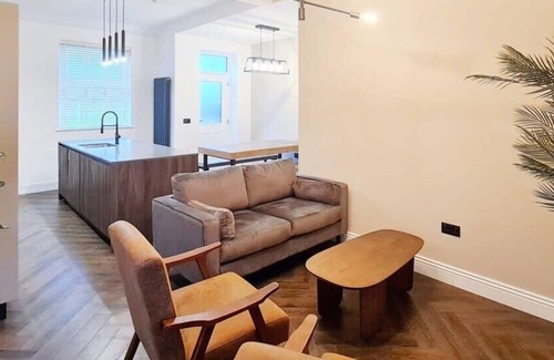 Manchester House | Stunning Luxury Spacious 5-Bedroom Home Nr City