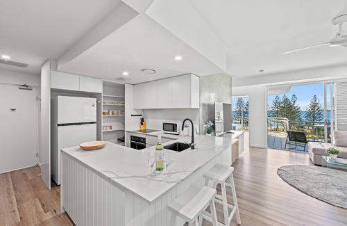 Alexandra Headland Apartment | Stunning Luxury Apartment