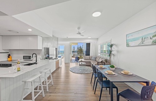 Alexandra Headland Apartment | Stunning Luxury Apartment