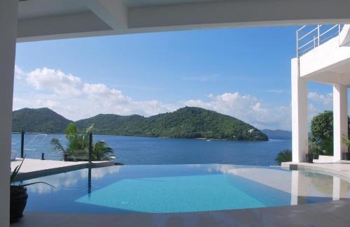 Busuanga Villa | Stunning luxe 220sm villa by the sea entirely private with own pool