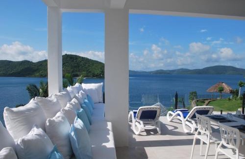 Busuanga Villa | Stunning luxe 220sm villa by the sea entirely private with own pool