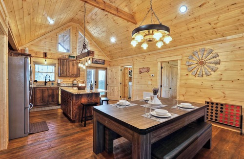 Ellijay Cabin | Stunning Luxe cabin w/hot tub, indoor & outdoor fireplace