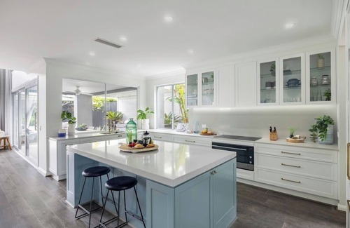 Rochedale House | Stunning & Luxurious 4-Bedroom Mansion @Rochedale