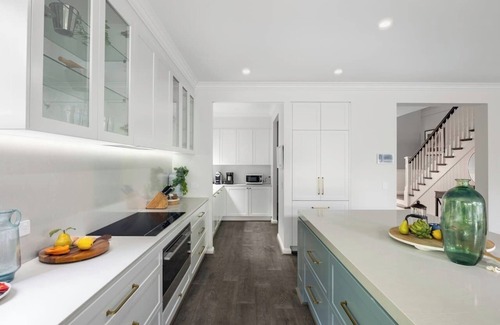 Rochedale House | Stunning & Luxurious 4-Bedroom Mansion @Rochedale