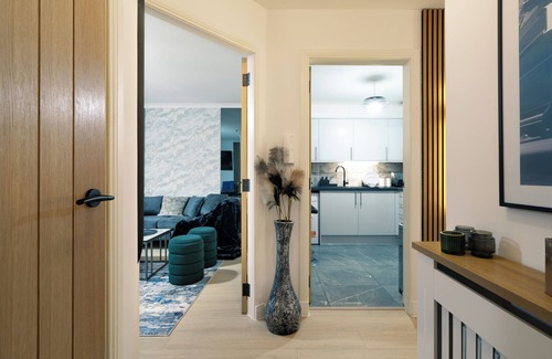 Paisley Apartment | Stunning Luxury, 2 Bedroom Apartment