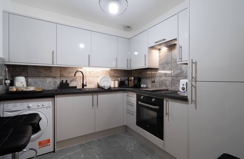 Paisley Apartment | Stunning Luxury, 2 Bedroom Apartment