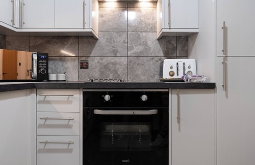 Paisley Apartment | Stunning Luxury, 2 Bedroom Apartment