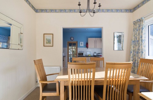 Belfast House | Stunning Luxury 5 Star SELF-CATERING Gate Lodge