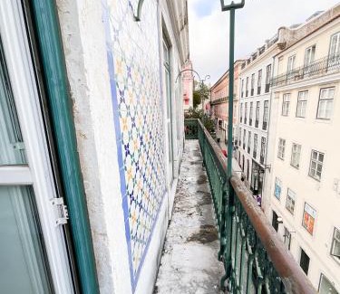 Sacramento Apartment | Stunning Luxury Apartment in Chiado 1BR