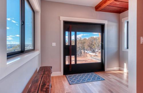 Orderville House | Stunning Luxury Family Home Near Zion National Park