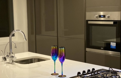 Wallington Apartment | Stunning & Luxury Ground Floor Flat (H)