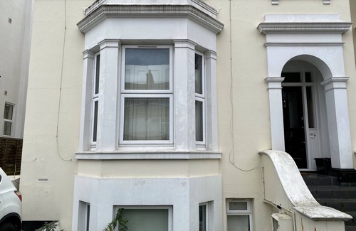Wallington Apartment | Stunning & Luxury Ground Floor Flat (H)