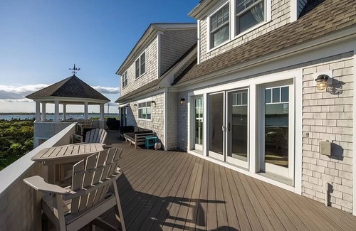 Fairhaven House | Stunning Luxury House with Sunset and Private Beach