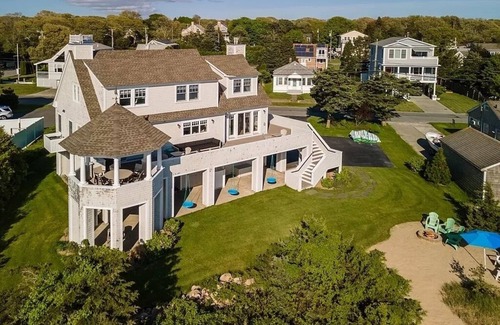 Fairhaven House | Stunning Luxury House with Sunset and Private Beach
