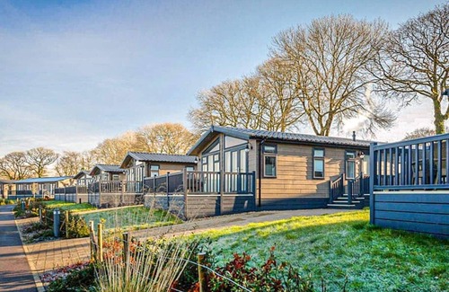 Axminster Ski Chalet | Stunning luxury lodge.