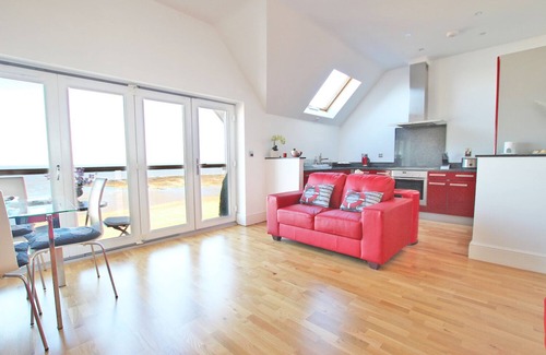 Westgate-on-Sea Apartment | Stunning luxury 'Sea Tower Penthouse' with panoramic sea views close to margate