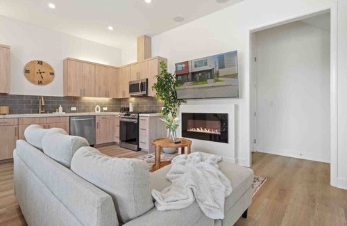 Cedars House | Stunning Luxury Townhouse in Downtown Dallas