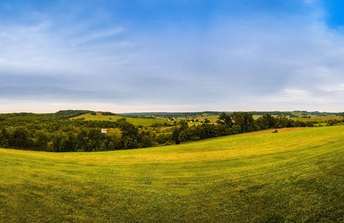 Keene House | Stunning Luxury Lodge in the Heart of Ohio- 7000 square feet of enjoyment!