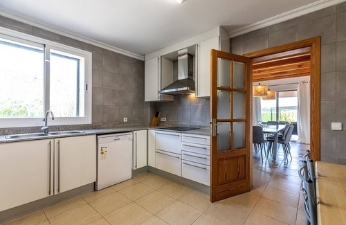 Les Palmeres Villa | Stunning Mallorcan Villa, Stylish Interiors, Private Pool/Jacuzzi 15mins walk to Port de Pollenca!