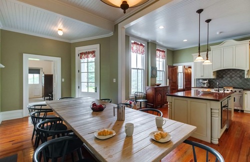 Hot Springs House | Stunning Manor home with spectacular mountain views, hot tub, and firepit