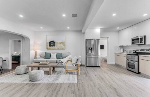 Olympia Heights House | Stunning Miami Heated Pool House - Perfect Gateway