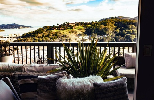 Almonte House | Stunning Mid-Century Modern, perched high on the hill with views from every room