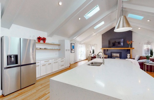 West Elmira House | Stunning Mid Century Modern Designer Home