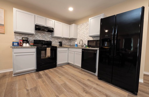 Weslaco House | Stunning Mid-Valley House with Texas Size Backyard in Weslaco