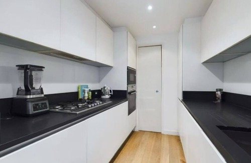 Laurieston Apartment | Stunning Modern Apartment in Central Edinburgh