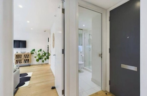 Laurieston Apartment | Stunning Modern Apartment in Central Edinburgh