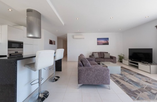 Porto de Mos Apartment | Stunning modern apartment [72]