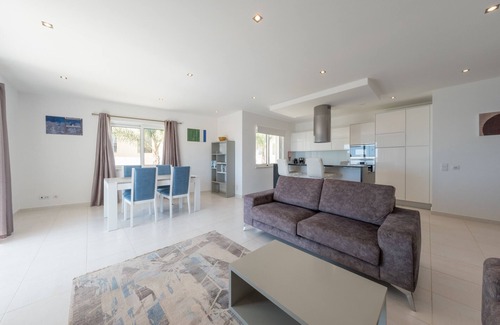 Porto de Mos Apartment | Stunning modern apartment [72]