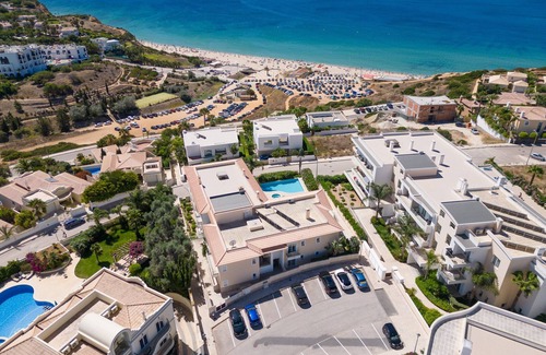 Porto de Mos Apartment | Stunning modern apartment [85]