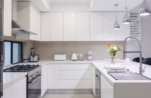 Edmondson Park House | Stunning Modern 5BR Pet Friendly Home