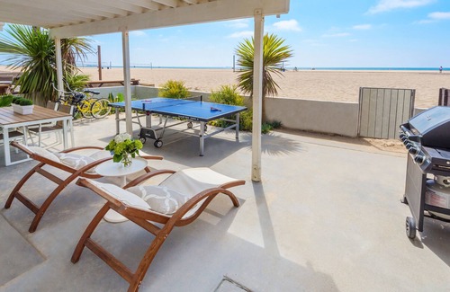 The Jungle Condo | Stunning Modern Beachfront Retreat - ON THE SAND WITH SPECTACULAR OCEAN VIEWS