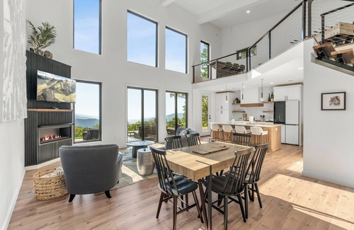 Maggie Valley Villa | Stunning modern cabin with breathtaking views of Maggie valley