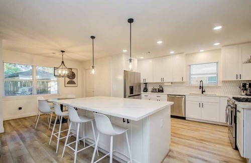 Westbury House | Stunning Modern Dream Home w Pool, Grill, Foosball