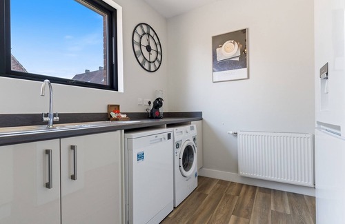 Heworth House | Stunning, Modern Eco Property in York with Parking | Pass the Keys