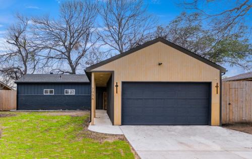 Northeast Dallas House | Stunning Modern Home Near White Rock Lake!