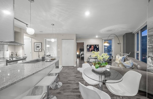 Crosstown Apartment | Stunning modern luxury 2 bedroom, 2 bath condo rental